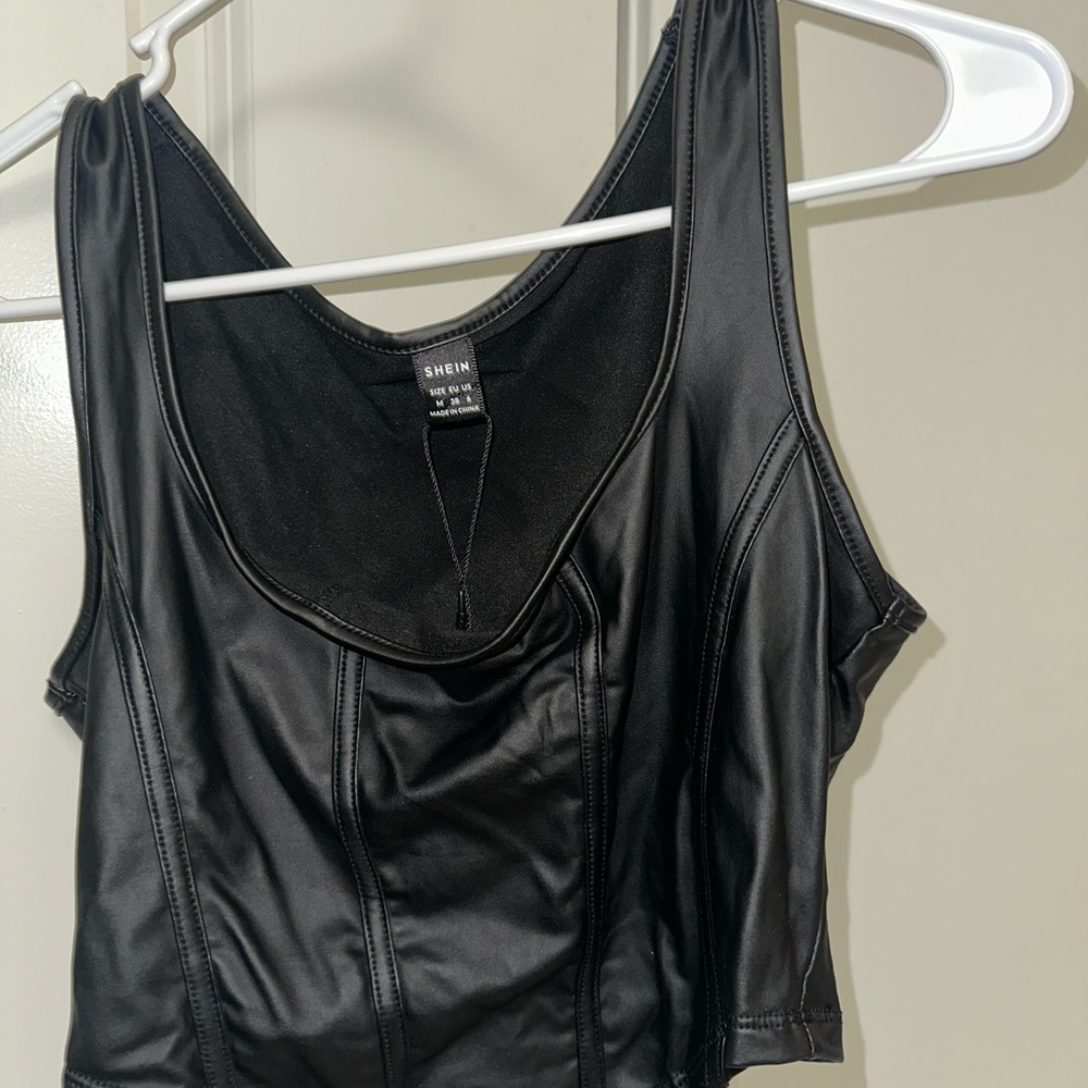 SHEIN Black Sleeveless Corset Style Top